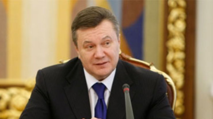 Янукович: Пора пересмотреть военную доктрину