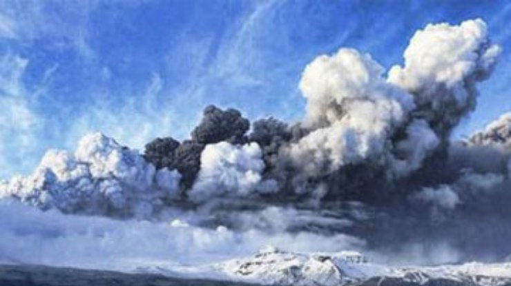 Вулкан в Исландии "заработал" с новой силой