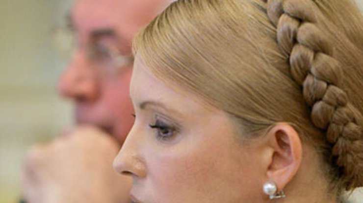 Азаров пошел по стопам Тимошенко