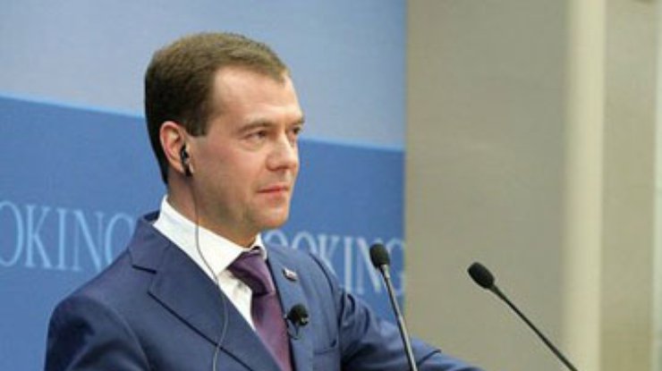 Медведев будет представлять интересы Украины в G8 и G20