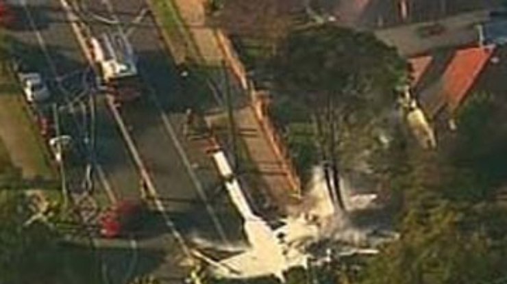 На Сидней упал самолет