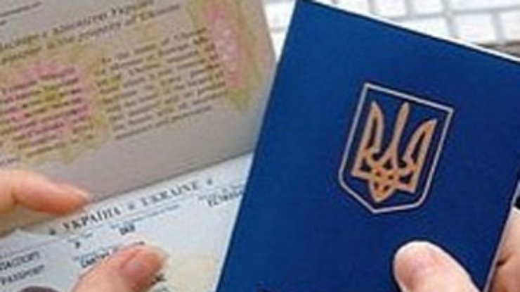 С 15 июля Украина откажется от старых загранпаспортов
