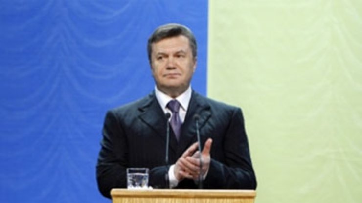 Янукович перепишет Конституцию