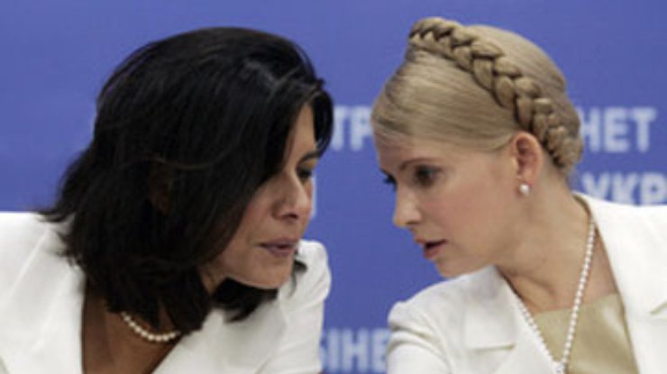 Тимошенко попросит МВФ не давать Украине кредит