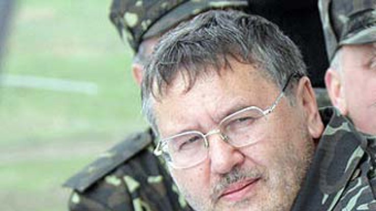 Гриценко: Янукович обманул военных