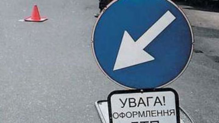В ДТП на Киевщине погибли 2 и пострадали 4 человека
