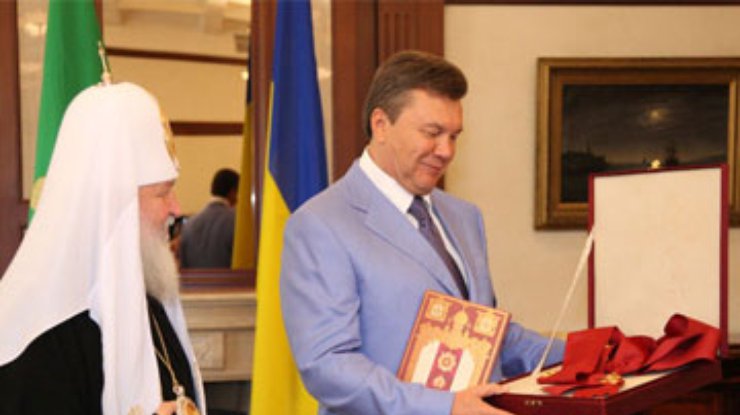 Патриарх Кирилл: Янукович духовно просвещает свой народ