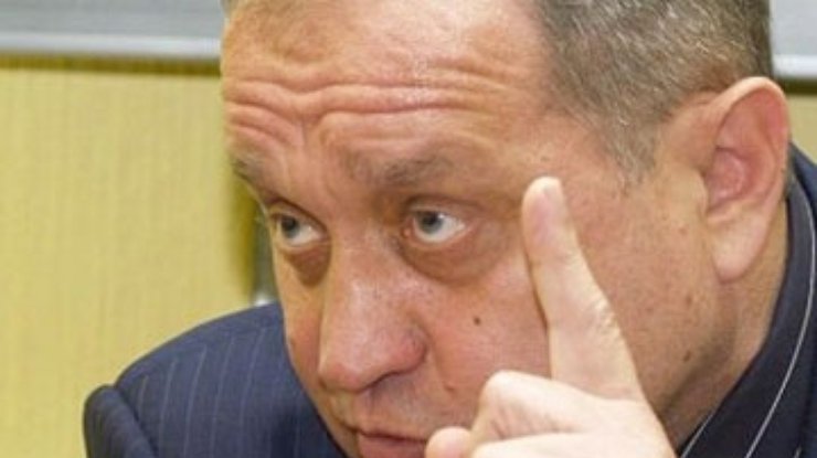 Глава МВД хочет дать украинцам единый паспорт