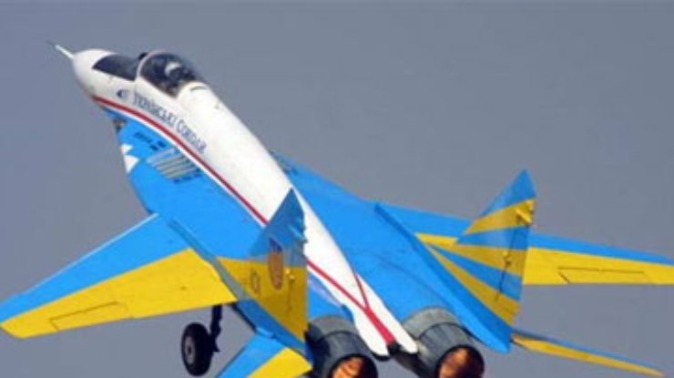 Минобороны возродит элитную пилотажную группу "Украинские соколы"