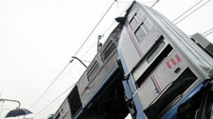 В Индонезии столкнулись поезда, погибли 43 человека