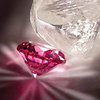 "Сотбис" продает уникальный розовый бриллиант