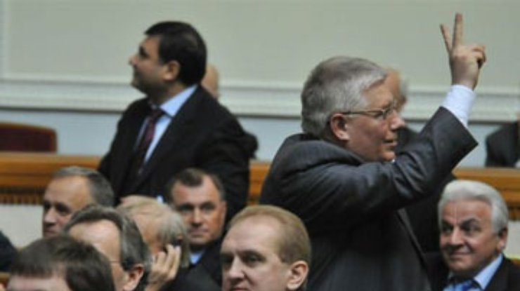 Рада отказалась защитить молодых мам и беременных