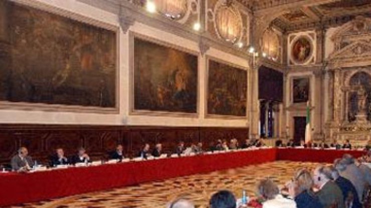 Венецианская комиссия не рассматривала решение КС по политреформе