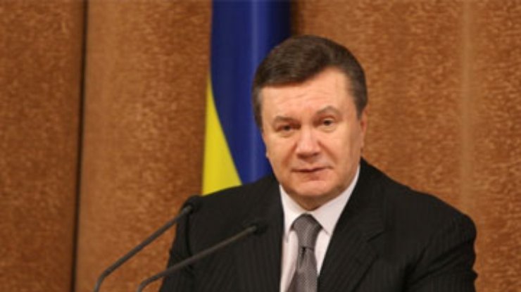 Янукович внепланово собирает министров на совещание по НК