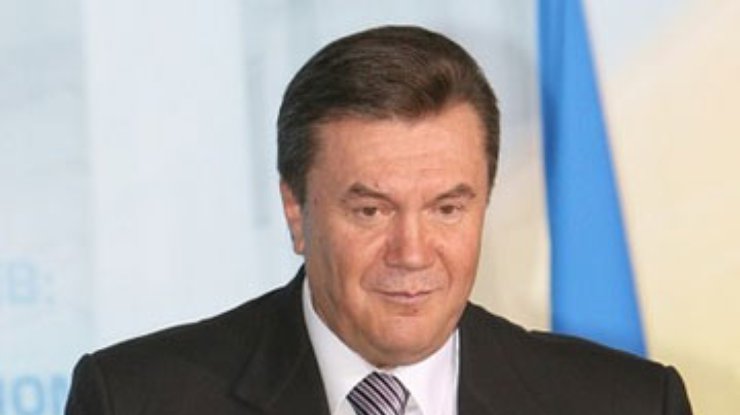 Янукович встретит Новый год в кругу семьи в "Синегоре"