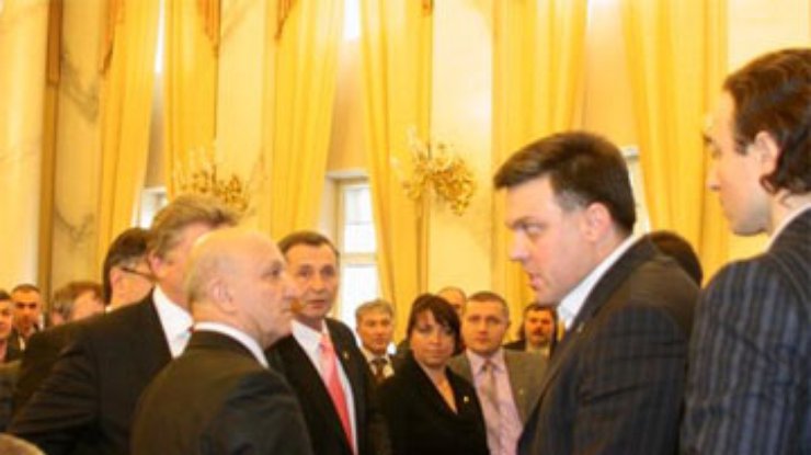 В Черновцах люди Тягныбока задумали импичмент Януковичу
