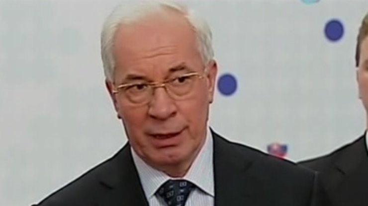 Азаров уверяет, что газовые конфликты остались в прошлом Украины