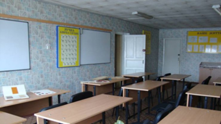 В Донецке родители учеников украинской школы угрожают самосожжением