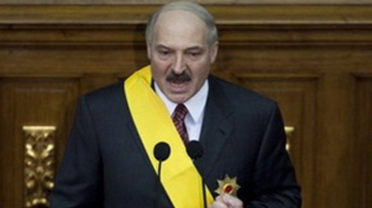 Лукашенко "плевать хотел" на то, что "вякает" Запад