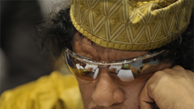 Каддафи летит в Венесуэлу - глава МИД Великобритании