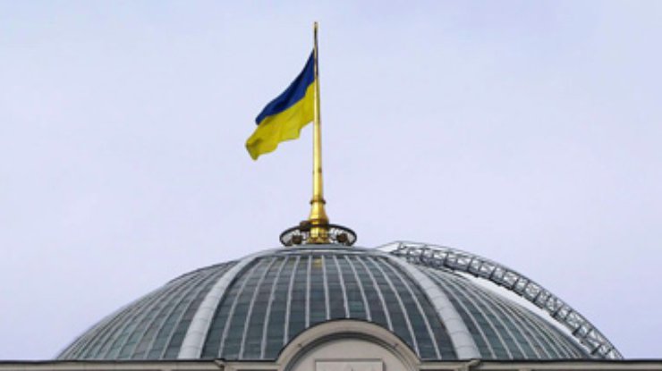 Бороться с коррупцией Януковичу мешают депутаты