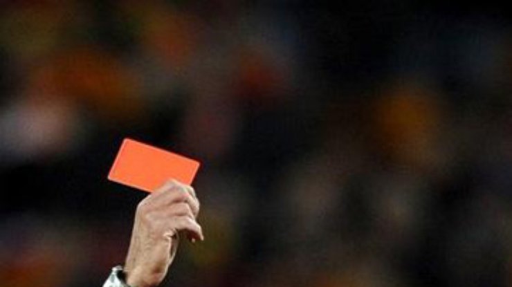 Аргентинский судья показал 36 красных карточек в одном матче