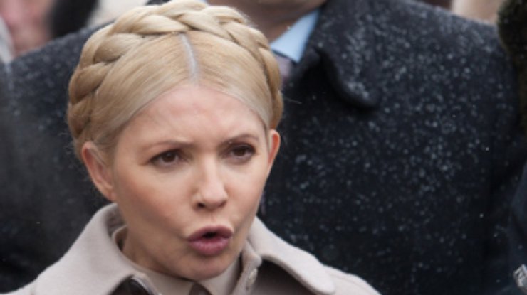 Тимошенко снова попросила у следователя отпустить ее в Брюссель