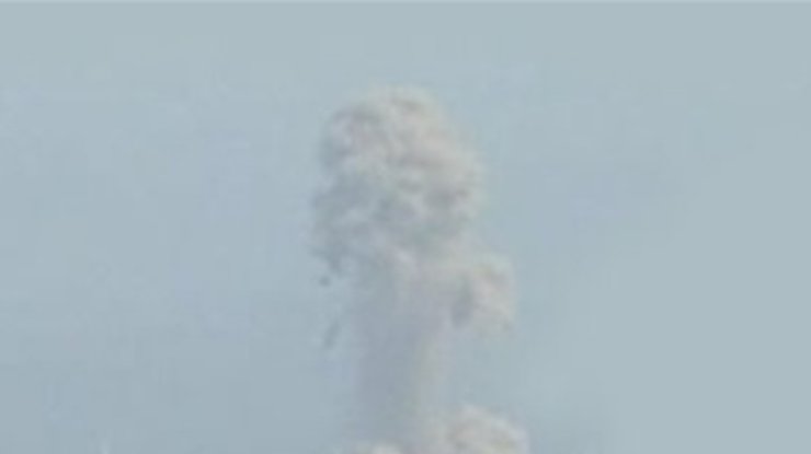 Над 2-м реактором "Фукусимы" появился столб дыма