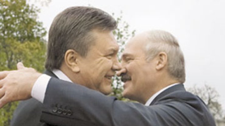 Киевская дипломатия: Меж двух стульев