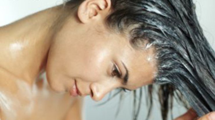 Любители соляриев рискуют потерей волос и ранней сединой