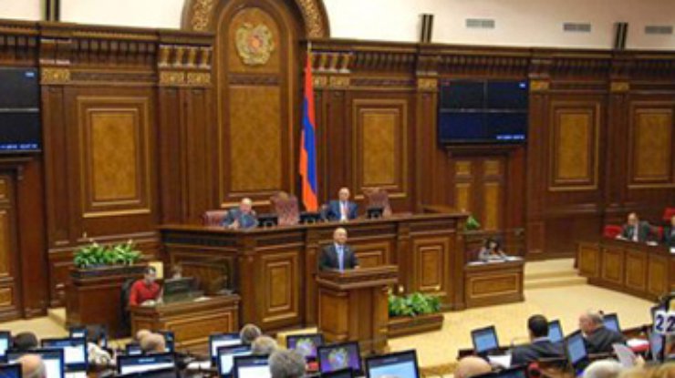 Депутатов парламента Армении будут штрафовать за прогулы