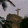 Статуя Иисуса Христа в Бразилии пожелтела