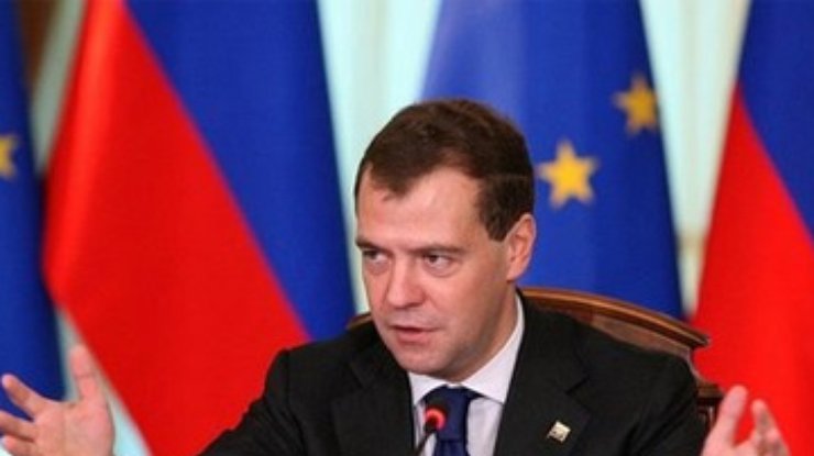 Медведев пугает Европу новой "холодной войной"