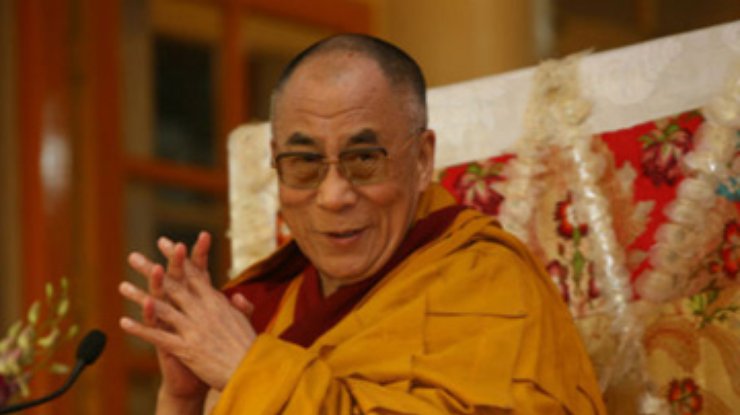 Далай-Лама официально отказался от должности лидера Тибета