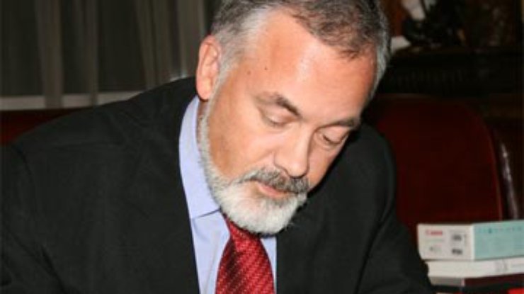 Табачник стал главой комиссии по развитию книгоиздания