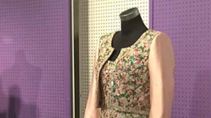 В Канаде на аукционе продали коллекцию платьев принцессы Дианы