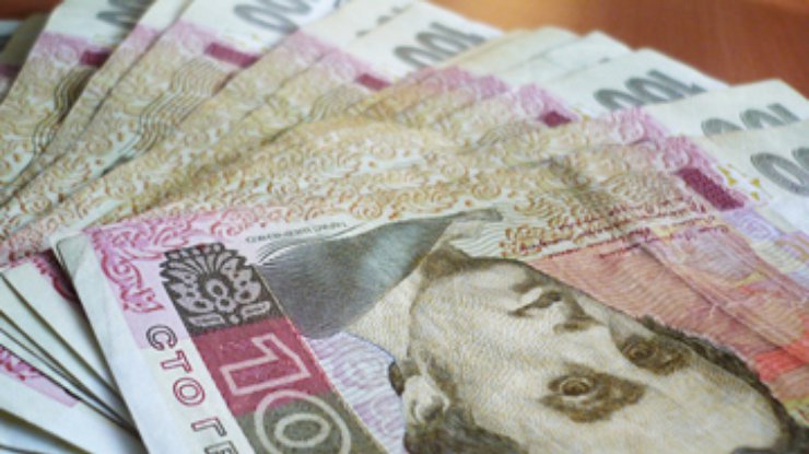 В июне средняя зарплата повысилась до 2,7 тысячи гривен
