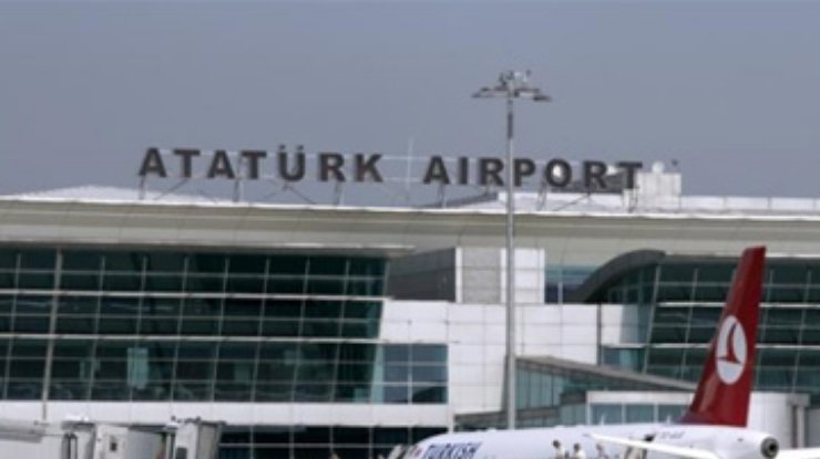 Из-за забастовки пилотов украинцы застряли в стамбульском аэропорту