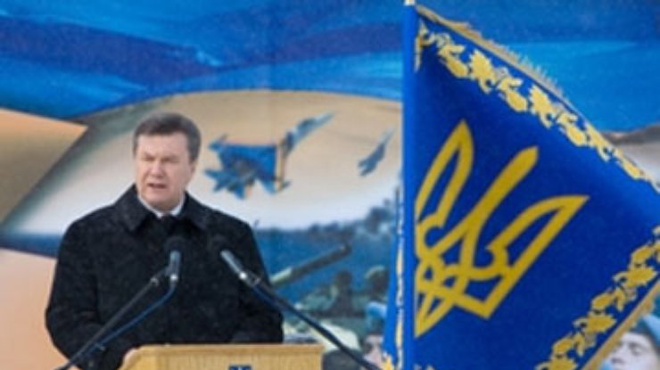 Янукович предложил Раде сократить армию