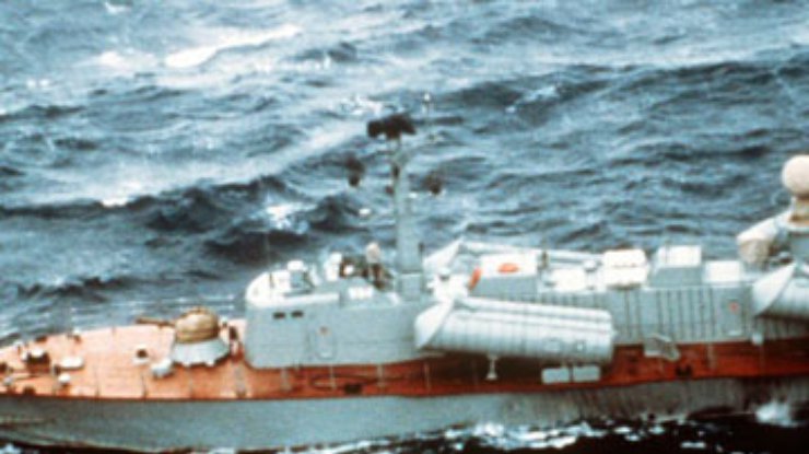 Корабли ВМС Сирии бомбят оппозиционеров