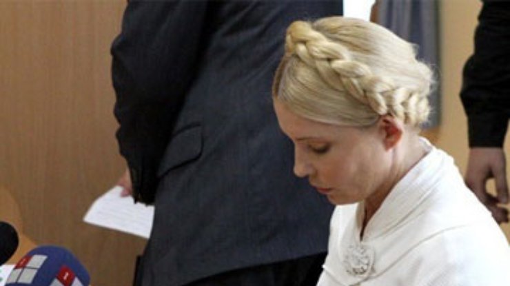 Суд снова оставил Тимошенко за решеткой