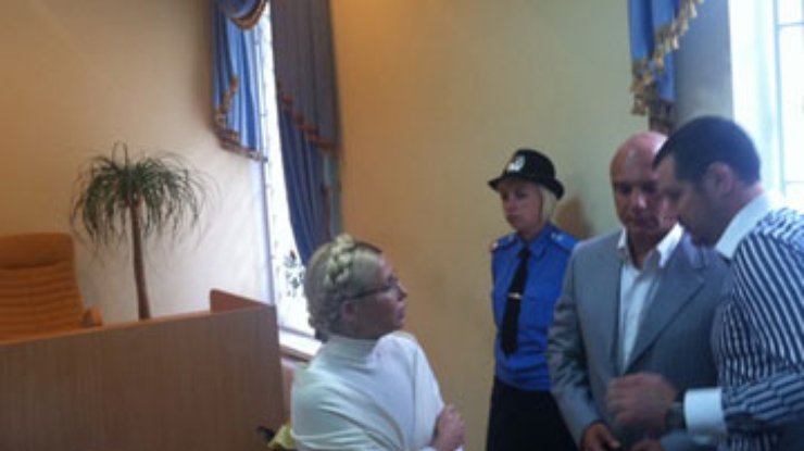 Тимошенко настаивает на медосмотре врачом, которому доверяет