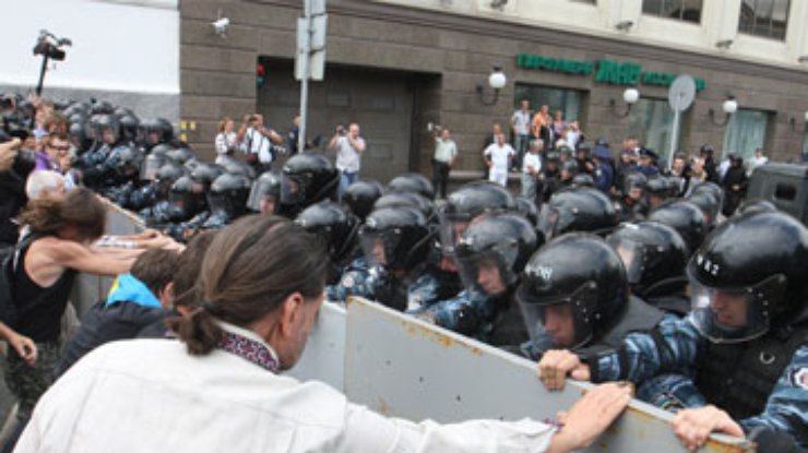 ГПУ просят возбудить дело на милиционеров, мешавших митингам оппозиции