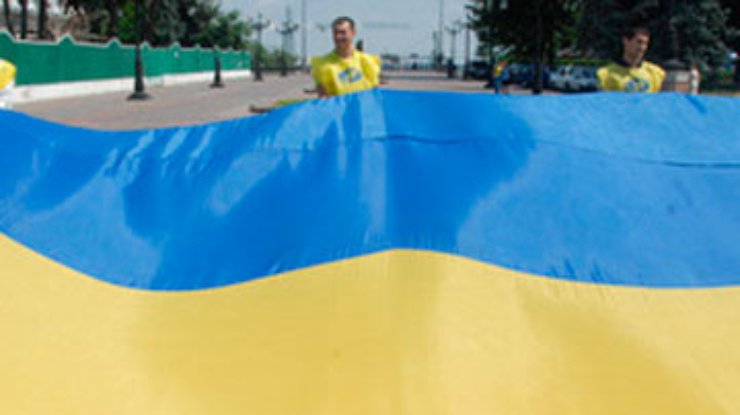 В Луганске запретили разворачивать украинский флаг возле патриарха Кирилла