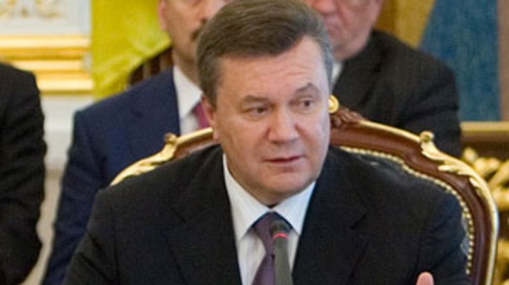 Украина увеличит добычу нефти и газа - Янукович