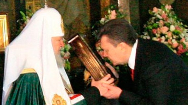 Патриарх Кирилл помолился в Черновцах за здоровье Януковича