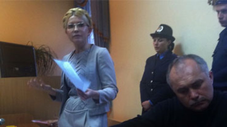 Тимошенко признают виновной, но не посадят и допустят к выборам - СМИ