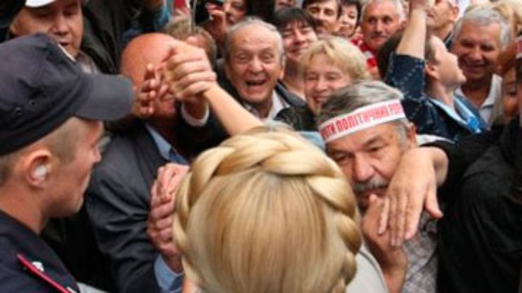 Большинство украинцев считают выборы без Тимошенко нелегитимными