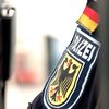 Немецкие полицейские отказываются носить русские шапки-ушанки