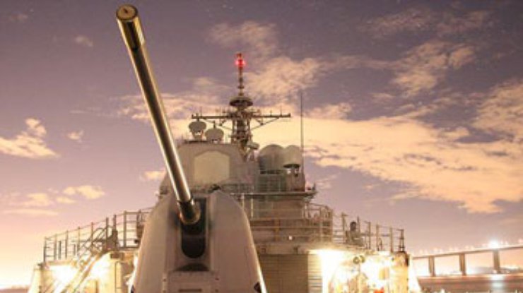 В Батуми зашел крейсер ВМС США